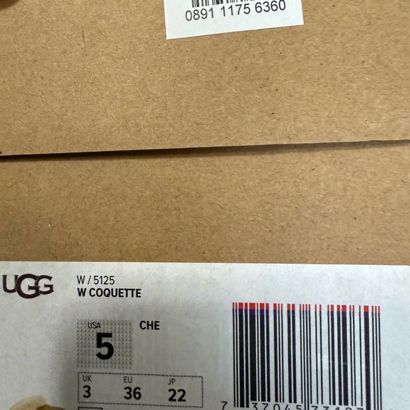 UGG Gray Winter Boots with Faux Fur Lining and Waterproof Material - Picture 3 of 3